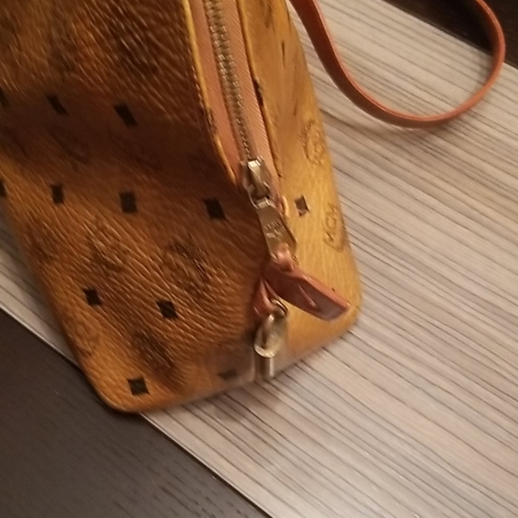Large MCM Original Tote - Picture 8 of 11